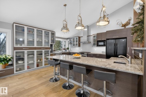 113 53226 Rge Road 261, Rural Parkland County, AB - Indoor Photo Showing Kitchen With Upgraded Kitchen