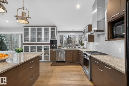 113 53226 Rge Road 261, Rural Parkland County, AB - Indoor Photo Showing Kitchen With Upgraded Kitchen