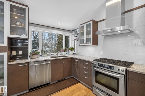 113 53226 Rge Road 261, Rural Parkland County, AB - Indoor Photo Showing Kitchen With Upgraded Kitchen