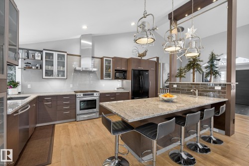 113 53226 Rge Road 261, Rural Parkland County, AB - Indoor Photo Showing Kitchen With Upgraded Kitchen