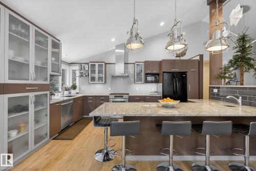 113 53226 Rge Road 261, Rural Parkland County, AB - Indoor Photo Showing Kitchen With Upgraded Kitchen