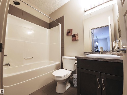 403 1004 Rosenthal Boulevard, Edmonton, AB - Indoor Photo Showing Bathroom