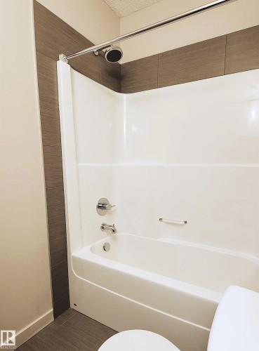403 1004 Rosenthal Boulevard, Edmonton, AB - Indoor Photo Showing Bathroom