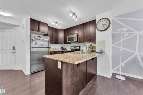 3722 9 Street, Edmonton, AB - Indoor Photo Showing Kitchen