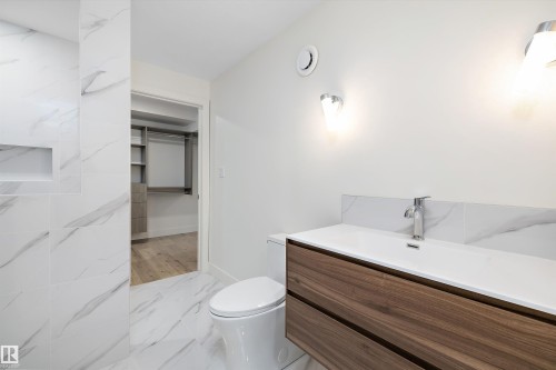 13515 67 Street, Edmonton, AB - Indoor Photo Showing Bathroom