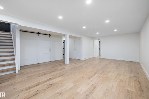 13515 67 Street, Edmonton, AB - Indoor