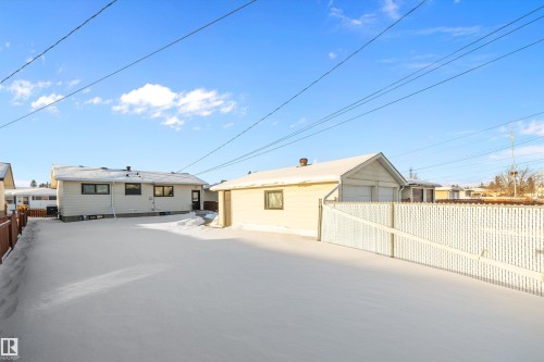 13515 67 Street, Edmonton, AB - Outdoor