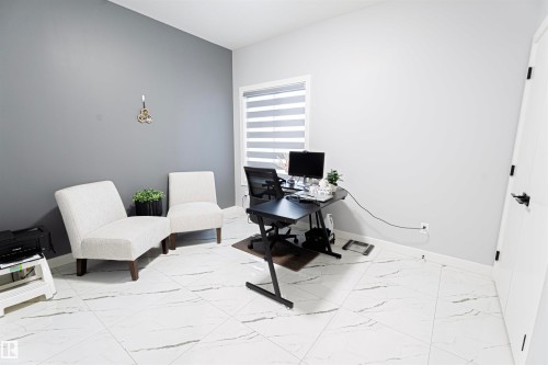 1524 17 Avenue, Edmonton, AB - Indoor Photo Showing Office