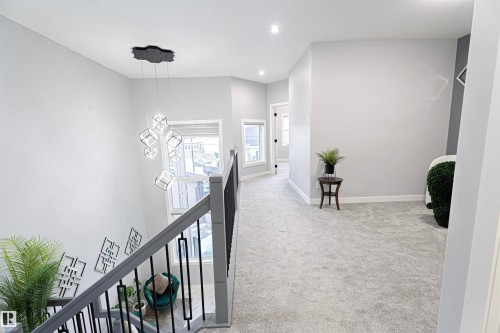 1524 17 Avenue, Edmonton, AB - Indoor Photo Showing Other Room