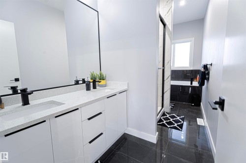 1524 17 Avenue, Edmonton, AB - Indoor Photo Showing Other Room