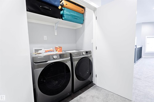 1524 17 Avenue, Edmonton, AB - Indoor Photo Showing Laundry Room