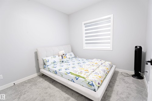 1524 17 Avenue, Edmonton, AB - Indoor Photo Showing Bedroom