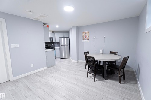 1524 17 Avenue, Edmonton, AB - Indoor Photo Showing Dining Room