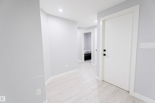 1524 17 Avenue, Edmonton, AB - Indoor Photo Showing Other Room