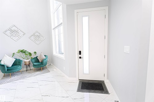 1524 17 Avenue, Edmonton, AB - Indoor Photo Showing Other Room