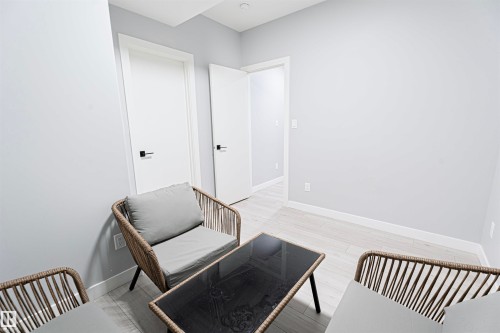 1524 17 Avenue, Edmonton, AB - Indoor Photo Showing Other Room