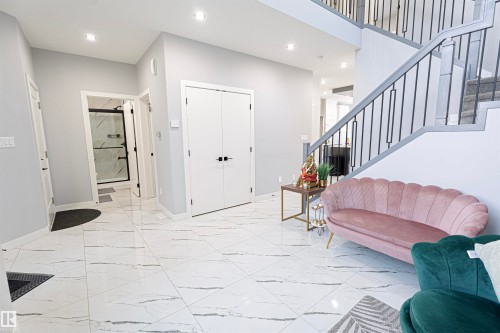 1524 17 Avenue, Edmonton, AB - Indoor Photo Showing Other Room