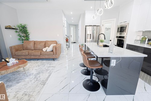 1524 17 Avenue, Edmonton, AB - Indoor Photo Showing Kitchen With Upgraded Kitchen