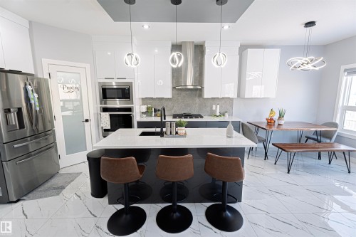 1524 17 Avenue, Edmonton, AB - Indoor Photo Showing Kitchen With Upgraded Kitchen