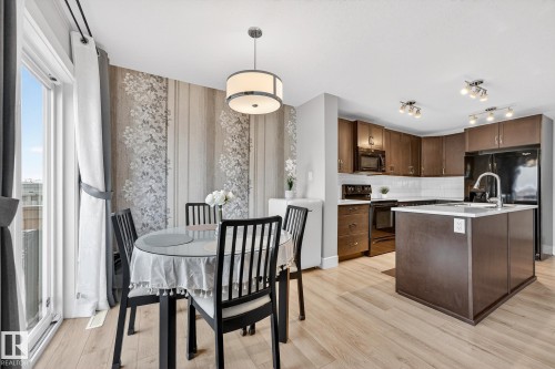 17604 8 Avenue, Edmonton, AB - Indoor