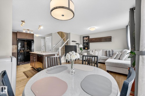 17604 8 Avenue, Edmonton, AB - Indoor Photo Showing Dining Room