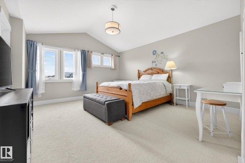 17604 8 Avenue, Edmonton, AB - Indoor Photo Showing Bedroom