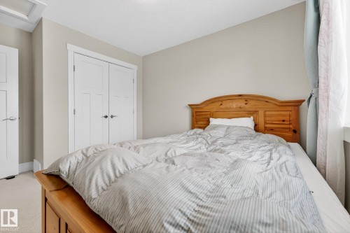 17604 8 Avenue, Edmonton, AB - Indoor Photo Showing Bedroom