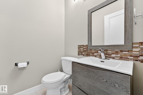 17604 8 Avenue, Edmonton, AB - Indoor Photo Showing Bathroom