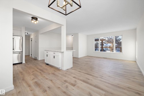 49 Sheridan Drive, St. Albert, AB - Indoor Photo Showing Living Room