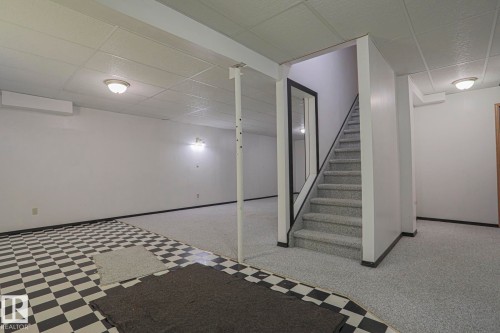 16120 57A Street Nw, Edmonton, AB - Indoor Photo Showing Other Room