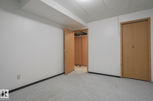 16120 57A Street Nw, Edmonton, AB - Indoor Photo Showing Other Room