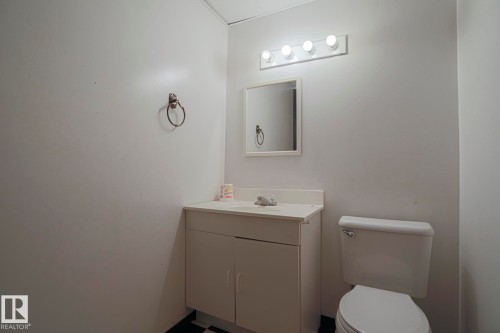 16120 57A Street Nw, Edmonton, AB - Indoor Photo Showing Bathroom