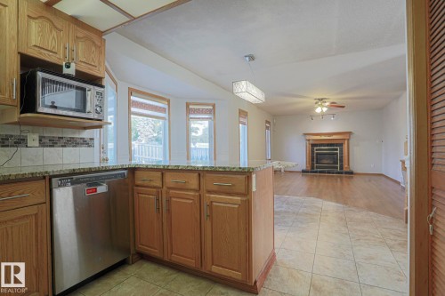 16120 57A Street Nw, Edmonton, AB - Indoor Photo Showing Kitchen