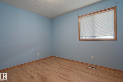 16120 57A Street Nw, Edmonton, AB - Indoor Photo Showing Other Room