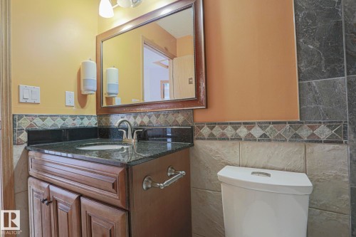 16120 57A Street Nw, Edmonton, AB - Indoor Photo Showing Bathroom