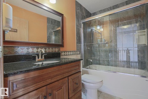 16120 57A Street Nw, Edmonton, AB - Indoor Photo Showing Bathroom