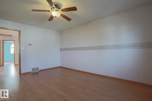 16120 57A Street Nw, Edmonton, AB - Indoor Photo Showing Other Room