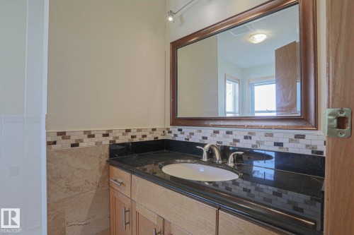 16120 57A Street Nw, Edmonton, AB - Indoor Photo Showing Bathroom