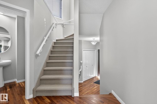 1147 Rutherford Close, Edmonton, AB - Indoor Photo Showing Other Room