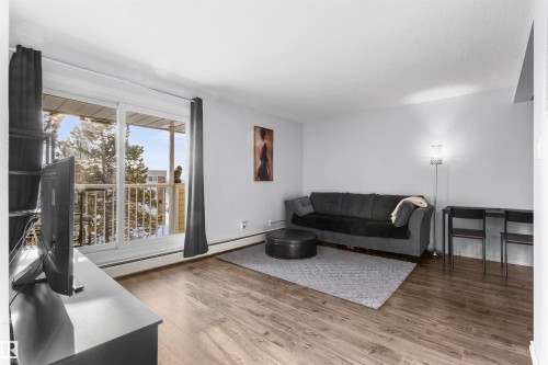 74 11245 31 Avenue, Edmonton, AB - Indoor Photo Showing Living Room