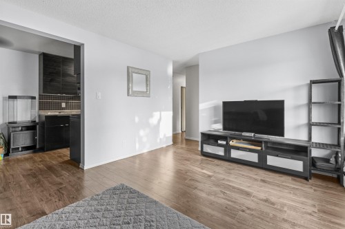 74 11245 31 Avenue, Edmonton, AB - Indoor Photo Showing Living Room