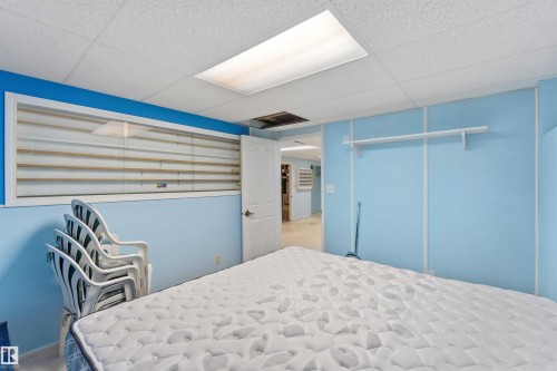 11620 170 Avenue, Edmonton, AB - Indoor Photo Showing Bedroom