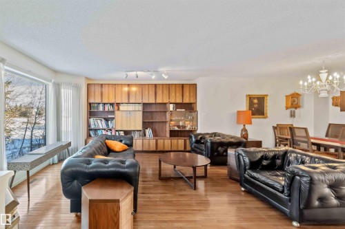 11620 170 Avenue, Edmonton, AB - Indoor Photo Showing Living Room