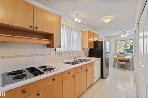 11620 170 Avenue, Edmonton, AB - Indoor Photo Showing Kitchen With Double Sink