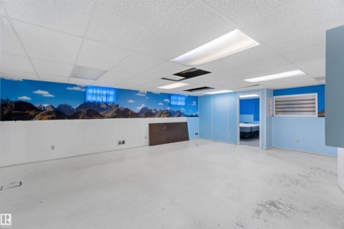 11620 170 Avenue, Edmonton, AB - Indoor