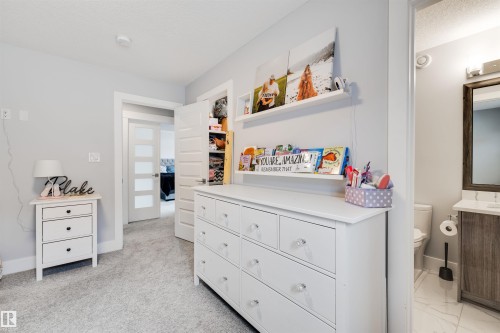 3901 44 Avenue, Beaumont, AB - Indoor