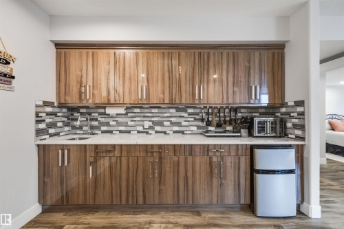 3901 44 Avenue, Beaumont, AB - Indoor Photo Showing Kitchen