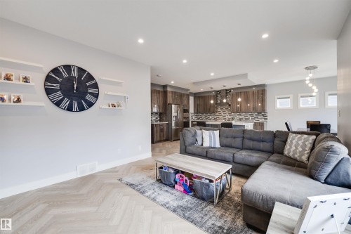 3901 44 Avenue, Beaumont, AB - Indoor Photo Showing Living Room