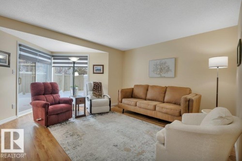 25 603 Youville Drive E, Edmonton, AB - Indoor Photo Showing Living Room