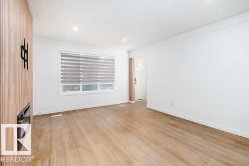 8522/8524 84 Avenue, Edmonton, AB - Indoor Photo Showing Other Room